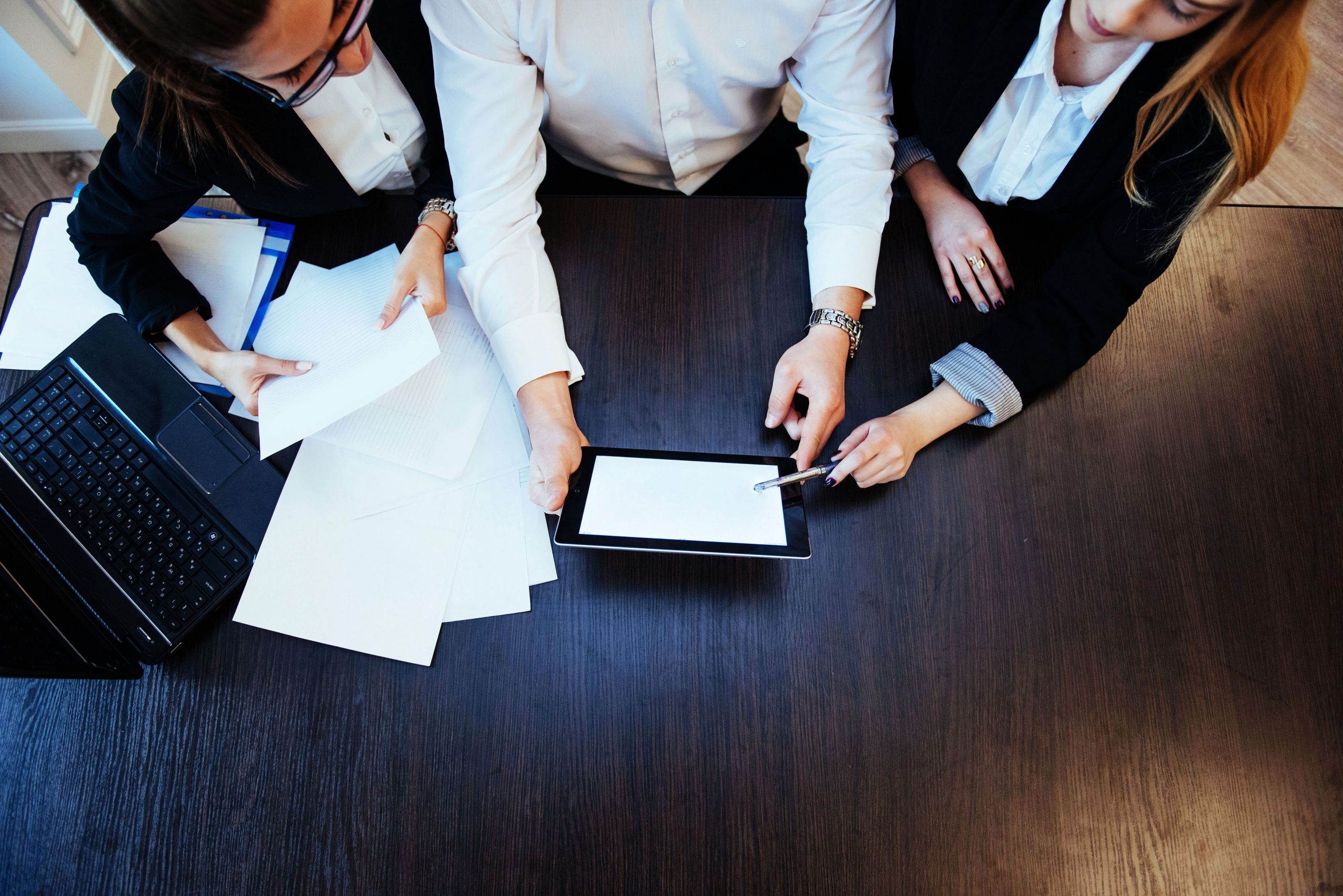 Using the computer digital students during the task